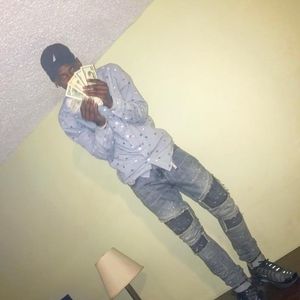 Meet your Posher, Carlos